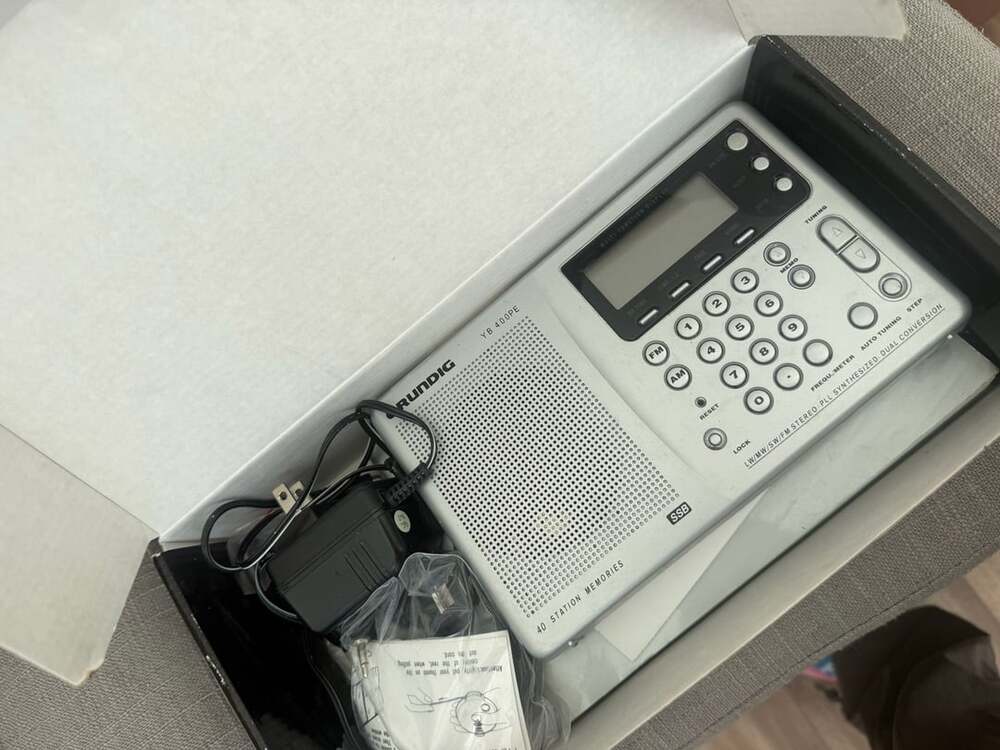 Grundig YB 400PE World Receiver Radio tested working great